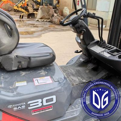 3t 8FDA30 ব্যবহৃত টয়োটা ফর্কলিফ্ট শক্তিশালী ব্যবহৃত ফর্কলিফ্ট হাইড্রোলিক মেশিন