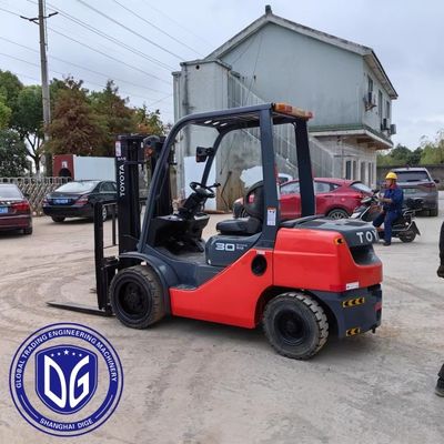 3t 8FDA30 ব্যবহৃত টয়োটা ফর্কলিফ্ট শক্তিশালী ব্যবহৃত ফর্কলিফ্ট হাইড্রোলিক মেশিন