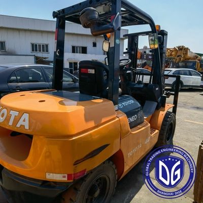 4t 8FDA40 টয়োটা ব্যবহৃত ফোর্কল্ট শক্তিশালী ব্যবহৃত ফোর্কল্ট হাইড্রোলিক মেশিন