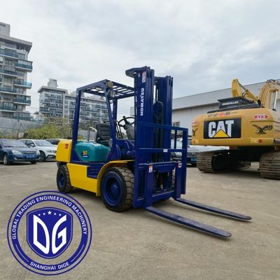 3t FD30 ব্যবহৃত Komatsu ফোর্কলিফ্ট শক্তিশালী ব্যবহৃত হাইড্রোলিক ফোর্কলিফ্ট