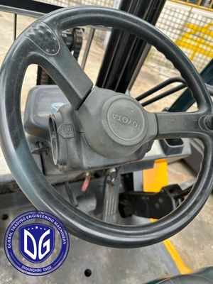 3t 8FDA30 টয়োটা ব্যবহৃত ফোর্কল্ট শক্তিশালী ব্যবহৃত ফোর্কল্ট হাইড্রোলিক মেশিন