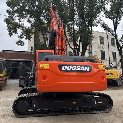 ট্র্যাক মুভিং টাইপ Doosan DX225 Excavator আপনার নির্মাণ প্রকল্পের জন্য চমৎকার কর্মক্ষমতা এবং নির্ভরযোগ্যতা